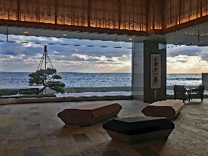 ロビー景観　夕暮れ