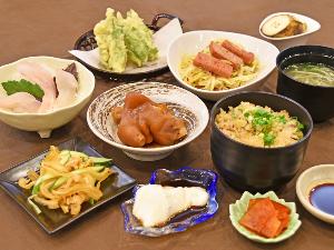 【夕食メニューの一例】宮古島郷土料理御膳