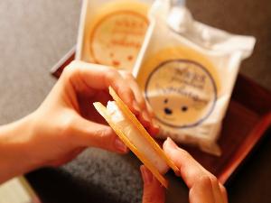 炭酸せんべいにアイスが挟まった「鹿せんべいアイス」湯上りにどうぞ