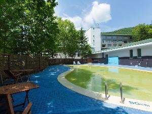 屋外温泉プール