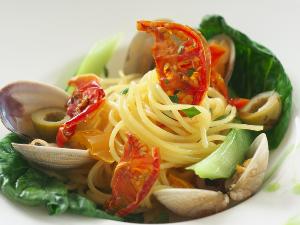 【パスタ】グランプリ受賞！高知県産ドライトマト「リサコンデ」の塩が絶妙にきいたボンゴレビアンコは絶品