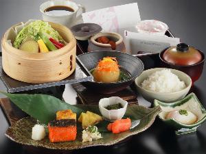 【朝食】新鮮な野菜をセイロ蒸し