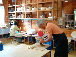■陶芸センター■　“自分だけの陶器”を作る『陶芸体験』はどの世代にも人気！旅の記念にぜひ♪
