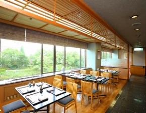 【レストラン 日本料理 楠木】