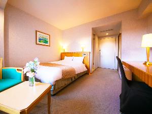 ■客室最上階セミダブル■18平米、ベッド幅140cm。【卓上コーヒーと冷蔵庫内飲料無料】の特典付♪