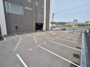 敷地内平面駐車場