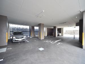 敷地内平面駐車場