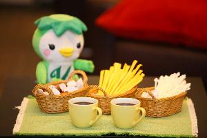 無料コーヒーサービスあります♪ロビーにてウェルカムコーヒー無料サービス実施中♪