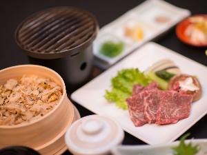 日高御膳桜　三石牛やつぶめしなどの豪華膳
