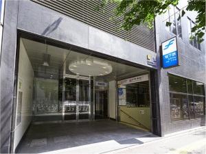 市営地下鉄博多駅・東６番出口と直結