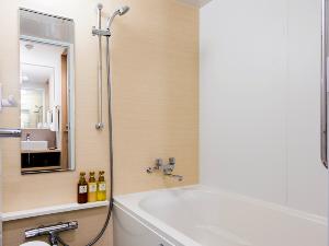 モデレートツイン24平米/バストイレ洗面台セパレートのバス