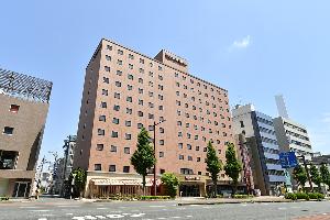 浜松駅より徒歩約15分、タクシーで約5分、バスで約5分（元城町バス停下車、バス停より徒歩約3分）