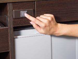 【冷蔵庫スイッチ】環境に考慮して、平常時オフとしています。