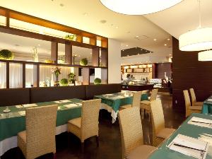 ブッフェダイニング＆カフェ 【フォーリーフガーデン】（1階）ランチ・ディナーも営業中！