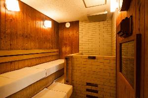 女性大浴場-サウナ-（温度：96℃/定員人数4名）深夜1:00~5:00休止