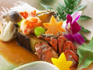 【土佐の恵み】とろっとろ♪高級食材「鮑」と土佐米茄子に、今が旬のツガニの餡をかけた秋ぴったりの1品
