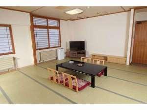 風の間客室と宴会場を兼ねた広々としたお部屋です。
