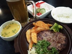 夕食(日替わり定食)　※メイン料理・ごはん・汁物・サラダ・小鉢等