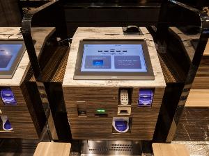 自動チェックイン機