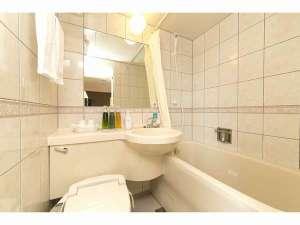 清潔さが好評のユニットバス。ぜひお湯につかって疲れをお取り下さい。