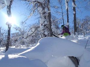 【カムイスキーリンクス】未圧雪のコースが魅力