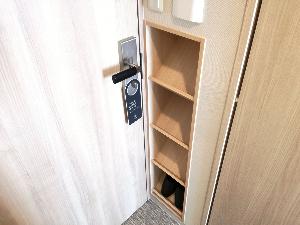 脱いだ靴はこちらへ