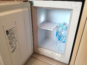 冷蔵庫内には無料のミネラルウォーターをご用意