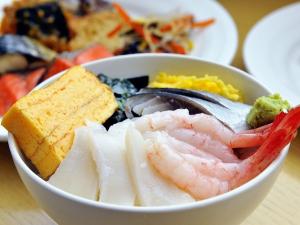 お好みのお刺身をのせて、海鮮丼にも
