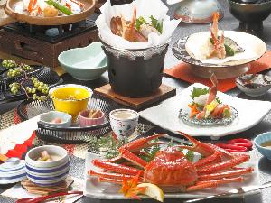 鍋に天婦羅に陶板焼きに…蟹DX会席は最大8品の蟹料理が楽しめます。