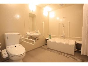ユニバーサルルーム（バス・トイレ）
