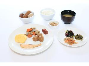 朝食盛り付け例