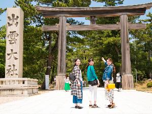 出雲大社　勢溜門　《徒歩8分》