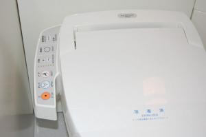 全室・温水洗浄機能付き