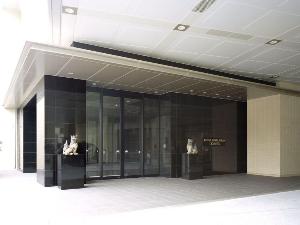 1F　正面玄関
