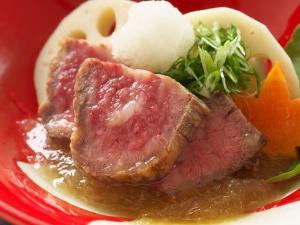 【黒毛和牛みぞれ仕立て】上質で程よい脂身の黒毛和牛をみぞれ仕立てで♪噛むほどに口の中で旨味広がる。