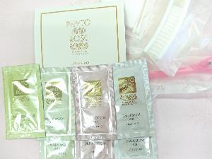 ◆女性用アメニティ◆フロントにてお渡しいたします★【内容：クレンジング×1・洗顔×2・化粧水×2・乳液×2・ヘアクリップ・クシ・コットン・綿棒】