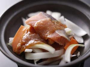 朝食名物：御飯がススム♪『鮭のちゃんちゃん焼き』