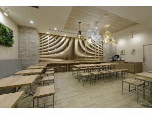 ラウンジ：無料のホットコーヒーと電子レンジのサービスがございます。どうぞご利用下さいませ。