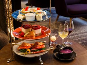 【カフェ＆バーラウンジ】<BR>セレクロワ <BR><BR>イブニングプレート例<BR><BR>3日前までのご予約にて承ります。<BR>