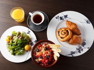 【カフェ＆バーラウンジ】<BR>セレクロワ <BR><BR>モーニングセット例