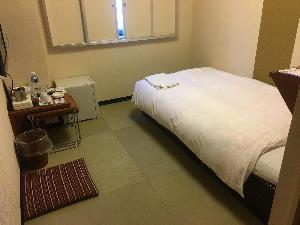 小さな畳のベッドルーム