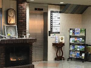 1階エレベーター前