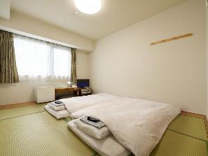 ベッドから落ちる心配がありませんので小さなお子様連れでも安心してご利用頂けます。