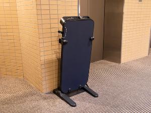 【ズボンプレッサー】