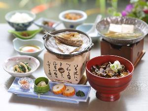朝食には宍道湖産しじみの吸い物をご用意しています。