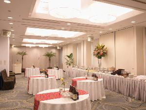 ＜小宴会場　平安＞150平米/円卓形式70名様〜シアター形式140名様まで対応