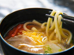 ＜朝食ビュッフェ＞家庭でも馴染みの味【ソーキそば】も朝食に登場！
