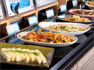 和洋の朝食バイキング　