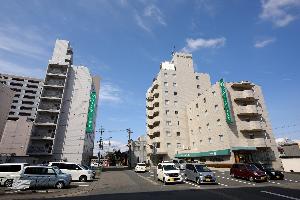 左がANNEX　右が本館となりチェックインは全て本館でさせて頂いております。