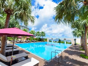 海と森の緑に包まれた自然空間